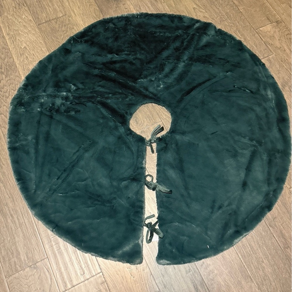 Nordstrom Faux Fur Tree Skirt Royal Evergreen Super Soft Tie‎ Closure NWOT